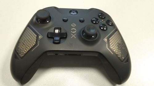 [Xbox One] S Bezdrátový Ovladač - Recon Tech Special Edition (estetická vada)