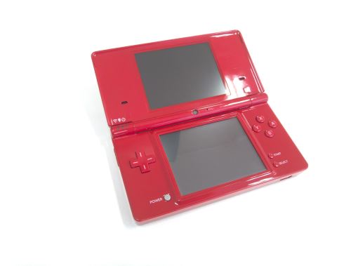 Nintendo DSi - Červené (estetická vada)
