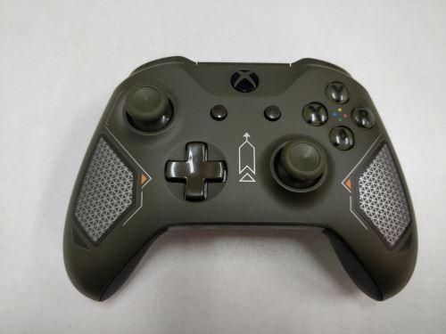 [Xbox One] S Bezdrátový Ovladač - Combat Tech Special Edition (estetická vada)