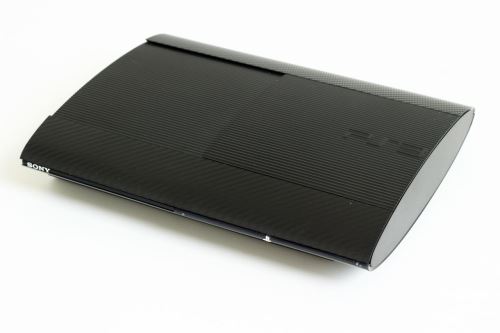 PlayStation 3 12 GB Super Slim (estetická vada)