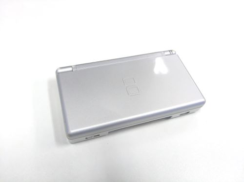 Nintendo DS Lite - Stříbrné (estetická vada)