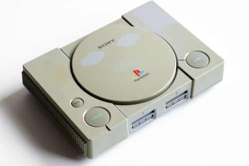 PlayStation 1 Fat - SCPH 1002 - první verze (estetická vada)