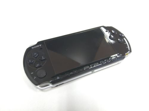 PSP verze 3004, WiFi (lehce zažloutlý displej)