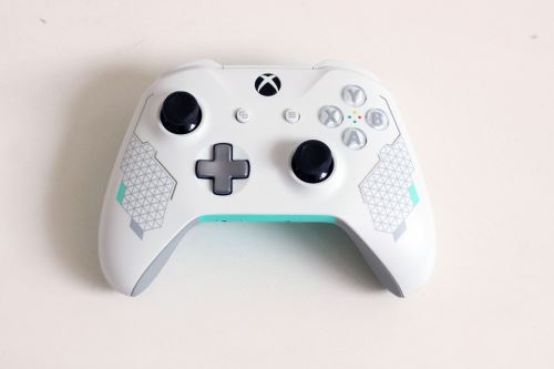 [Xbox One] S Bezdrátový Ovladač - bílý Sport White (estetická vada)