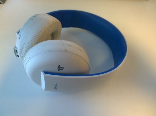 [PS4|PS3|PSVita] Sony PlayStation Wireless Stereo Headset 2.0 - bílé (estetická vada)