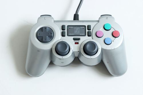 [PS2] Drátový ovladač Logic3 PS414 Challenger - stříbrný  (estetická vada)