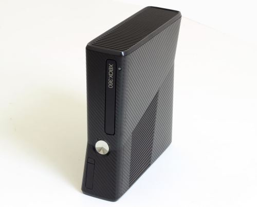 Xbox 360 Slim 4GB Carbon (estetická vada)