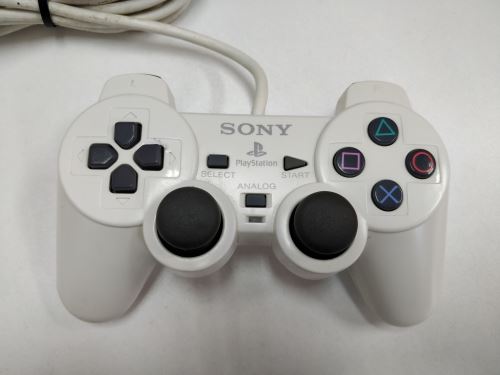 [PS2] Drátový Ovladač Sony Dualshock - bílý (nažloutlý) (estetická vada)