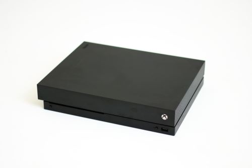 Xbox One X 1TB