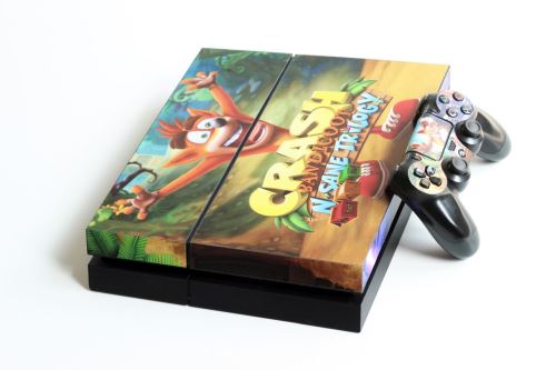 PlayStation 4 500 GB - Crash Bandicoot N Sane Trilogy polep