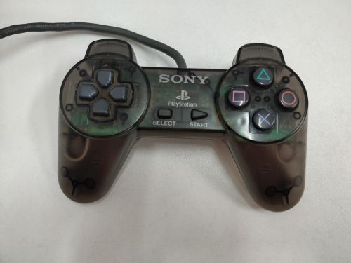 [PS1] Drátový Ovladač Sony Bez Páček - černý průhledný (estetická vada)