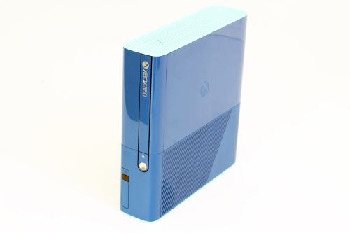 Xbox 360 E Stingray 500GB modrý - Special Edition (jiný kryt ovladače)