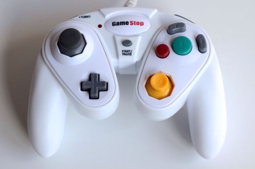 [Nintendo GameCube] GameStop ovladač