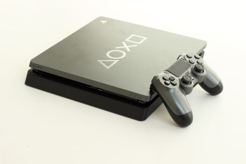 PlayStation 4 Slim 1TB šedý - Days Of Play Limitovaná Edice (estetická vada)