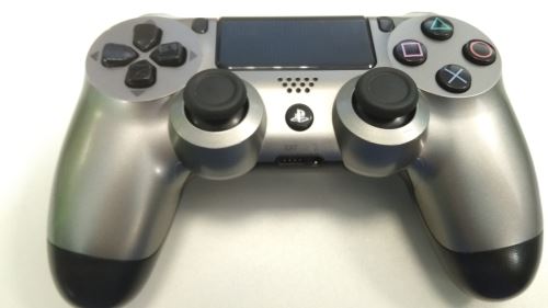 [PS4] Dualshock Sony Ovladač - tmavě stříbrný (estetická vada)