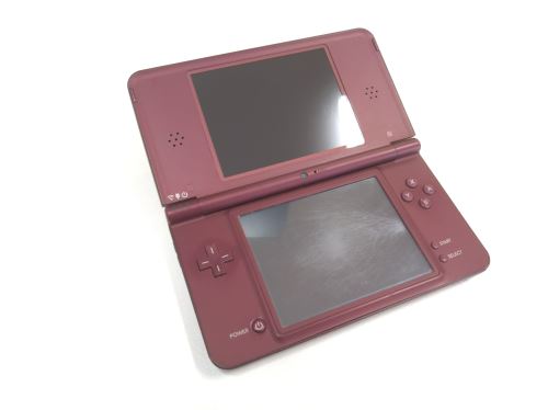 Nintendo DSi XL - tmavě červené (estetická vada)
