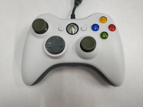 [Xbox 360] Drátový Ovladač Microsoft - bílý (nažloutlé páčky) (estetická vada)