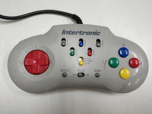 [Nintendo SNES] Drátový Ovladač Intertronic (estetická vada)