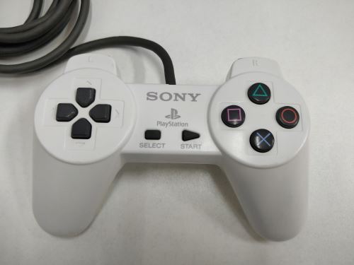 [PS1] Drátový Ovladač Sony Bez Páček - bílý (nažloutlý) (estetická vada)